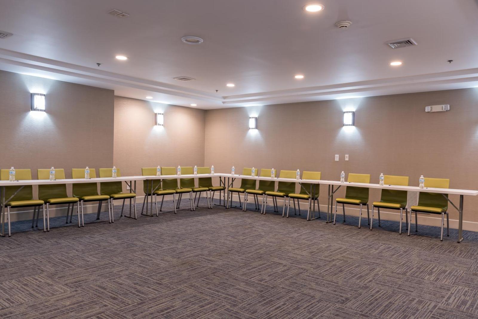 Holiday Inn Express Newington